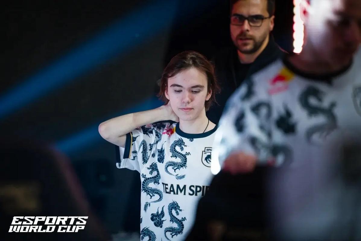 【战报】2025LPL春季赛 V5 2-0 FPX，Langx大发神威，V5保留晋级希望