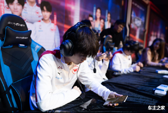 外媒评全球LOL战队实力排行，第一无悬念，LPL半壁江山